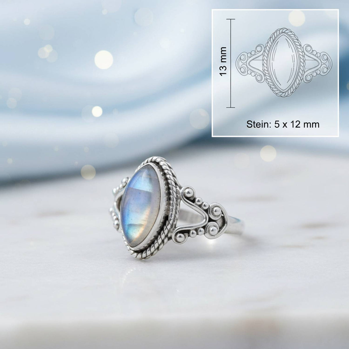 Mondsteinring aus Silber mit Maßangaben zu Ring und Edelstein