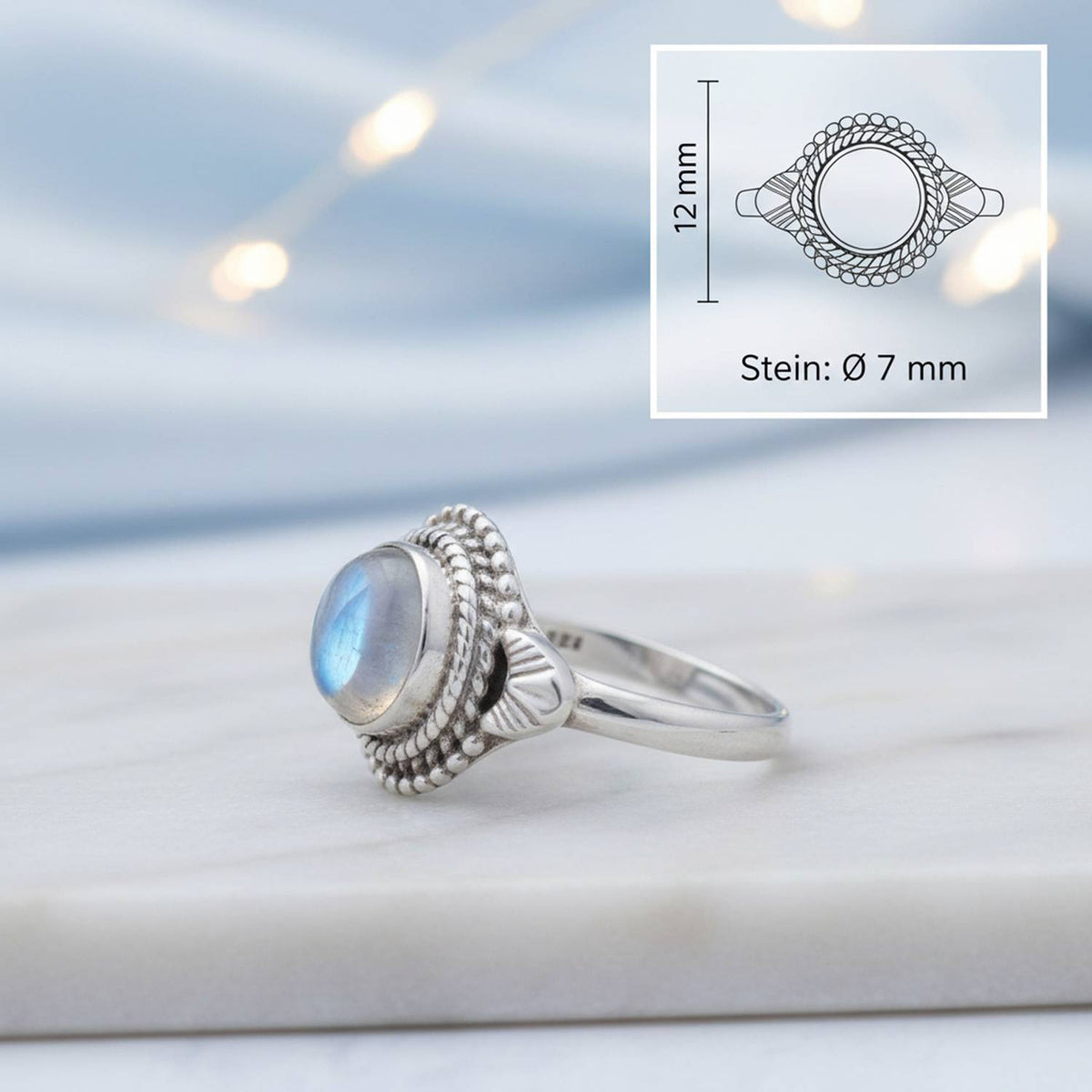 Mondsteinring aus Silber mit Maßangaben zu Ring und Edelstein
