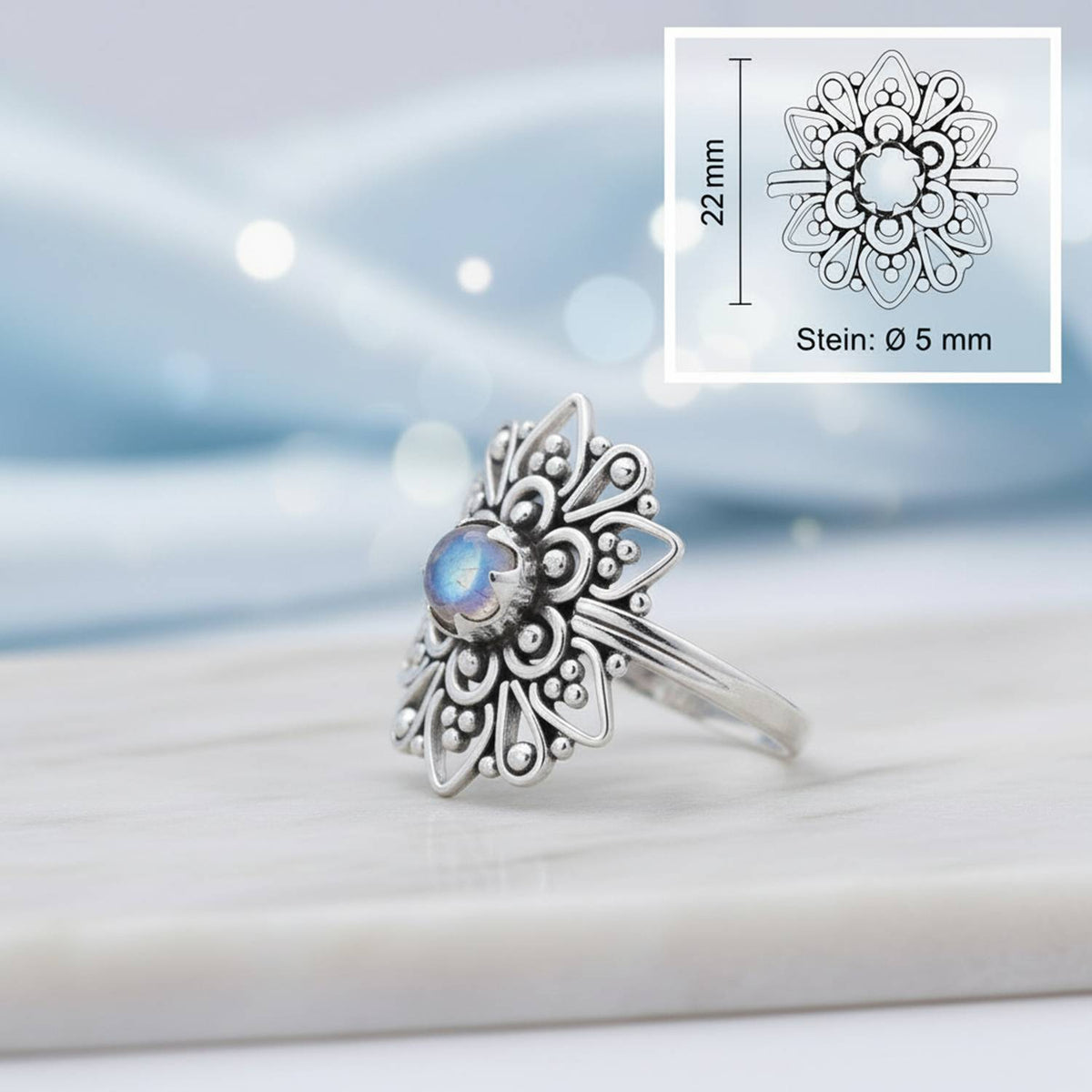 Mondsteinring aus Silber mit Maßangaben zu Ring und Edelstein