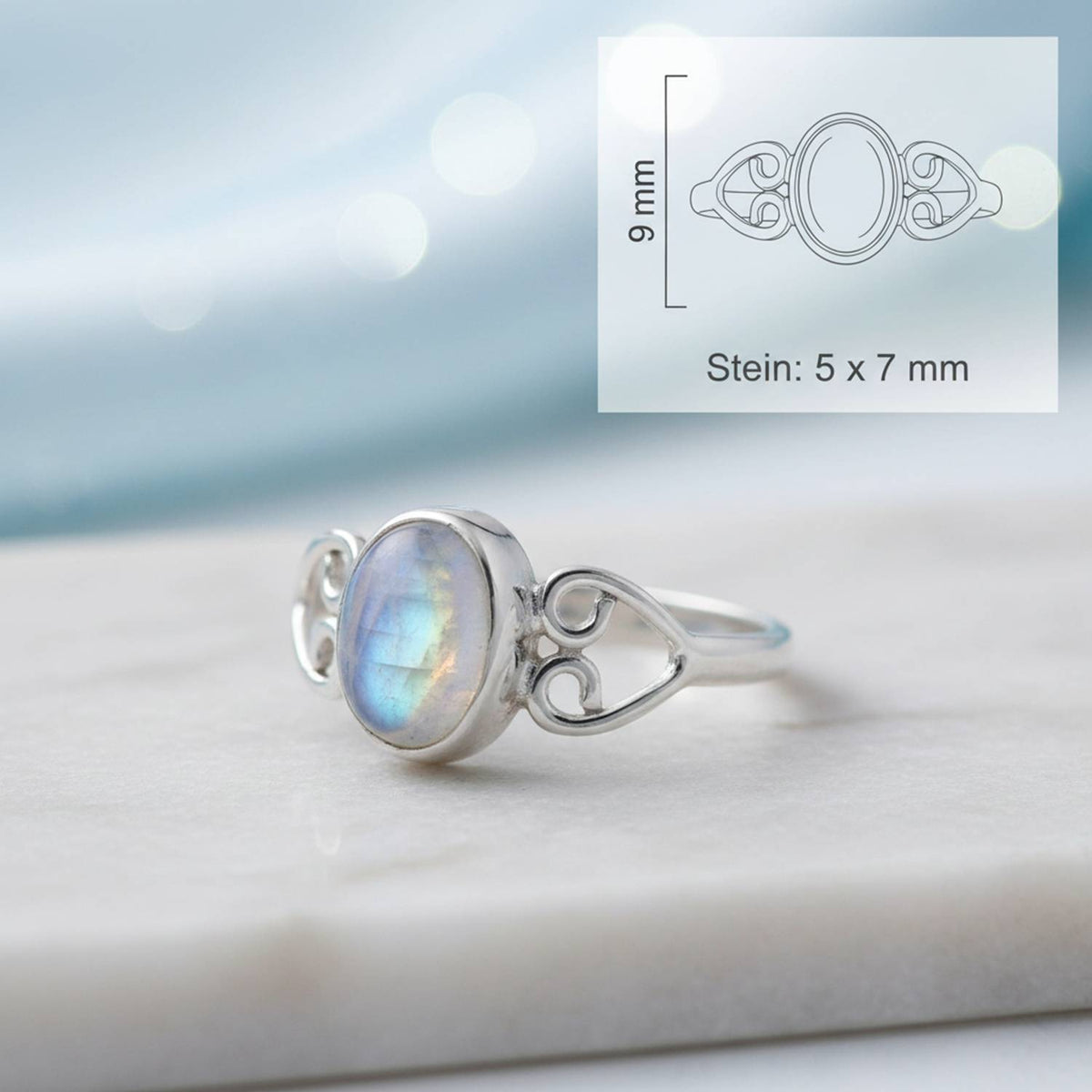 Mondsteinring aus Silber mit Maßangaben zu Ring und Edelstein