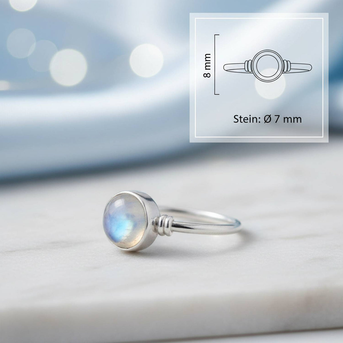 Mondsteinring aus Silber mit Maßangaben zu Ring und Edelstein