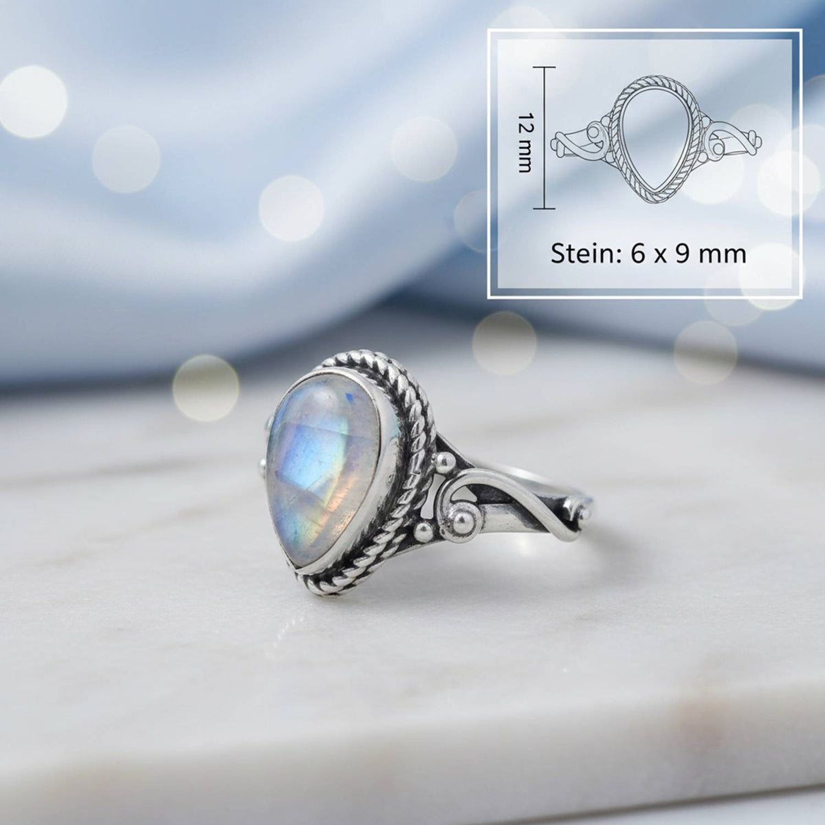 Mondsteinring aus Silber mit Maßangaben zu Ring und Edelstein