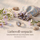 [KI] Silberring mit Mondstein und Geschenkbeutel aus recyceltem Sari