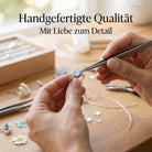 [KI] Handgefertigter Silberring mit Mondstein bei der Schmuckherstellung