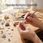 [KI] Handgefertigter Silberring mit Mondstein bei der Schmuckherstellung