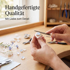 [KI] Handgefertigter Silberring mit Mondstein bei der Schmuckherstellung