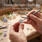[KI] Handgefertigter Silberring mit Mondstein bei der Schmuckherstellung