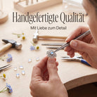 [KI] Handgefertigter Silberring mit Mondstein bei der Schmuckherstellung