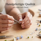 [KI] Handgefertigter Silberring mit Mondstein bei der Schmuckherstellung