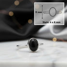 [KI] Onyxring aus Silber mit Maßangaben zu Ring und Edelstein
