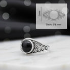 [KI] Onyxring aus Silber mit Maßangaben zu Ring und Edelstein