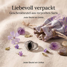 [KI] Silberring mit Onyx und Geschenkbeutel aus recyceltem Sari