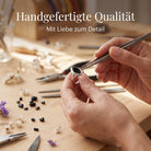 [KI] Handgefertigter Silberring mit Onyx bei der Schmuckherstellung