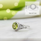 [KI] Peridotring aus Silber mit Maßangaben zu Ring und Edelstein