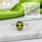 [KI] Peridotring aus Silber mit Maßangaben zu Ring und Edelstein