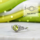 [KI] Peridotring aus Silber mit Maßangaben zu Ring und Edelstein
