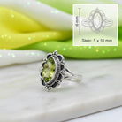 [KI] Peridotring aus Silber mit Maßangaben zu Ring und Edelstein