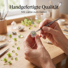 [KI] Handgefertigter Silberring mit Peridot bei der Schmuckherstellung
