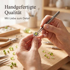 [KI] Handgefertigter Silberring mit Peridot bei der Schmuckherstellung