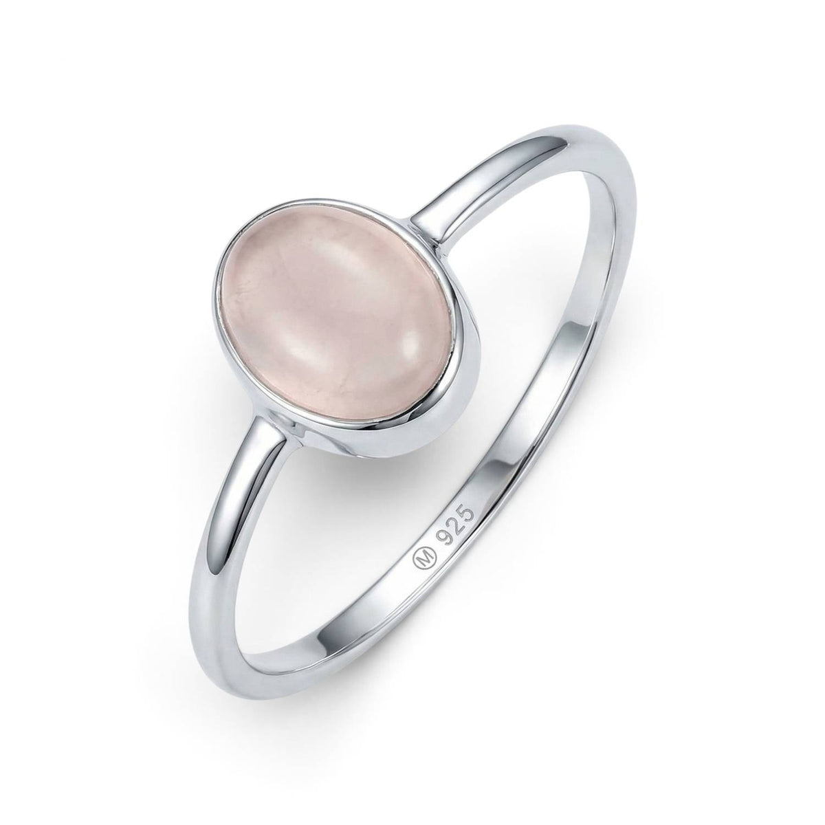 Rosenquarzring aus Silber auf weißem Hintergrund