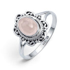 [KI] Rosenquarzring aus Silber auf weißem Hintergrund