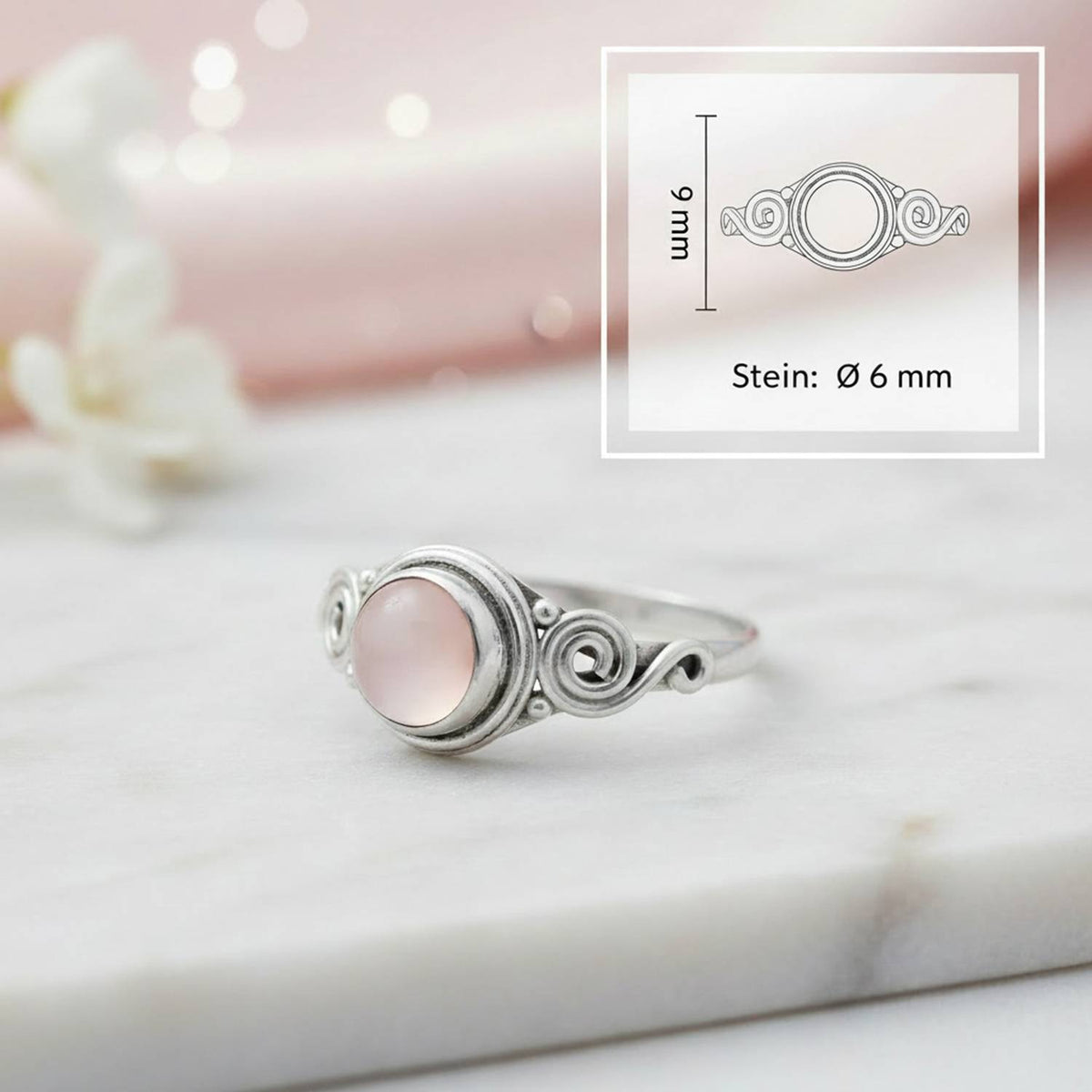 Rosenquarzring aus Silber mit Maßangaben zu Ring und Edelstein