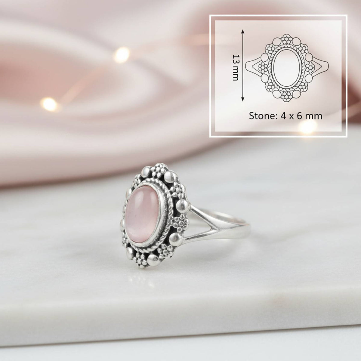 Rosenquarzring aus Silber mit Maßangaben zu Ring und Edelstein