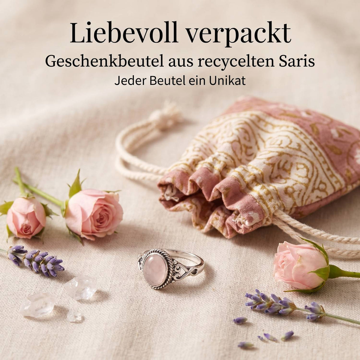 Silberring mit Rosenquarz und Geschenkbeutel aus recyceltem Sari