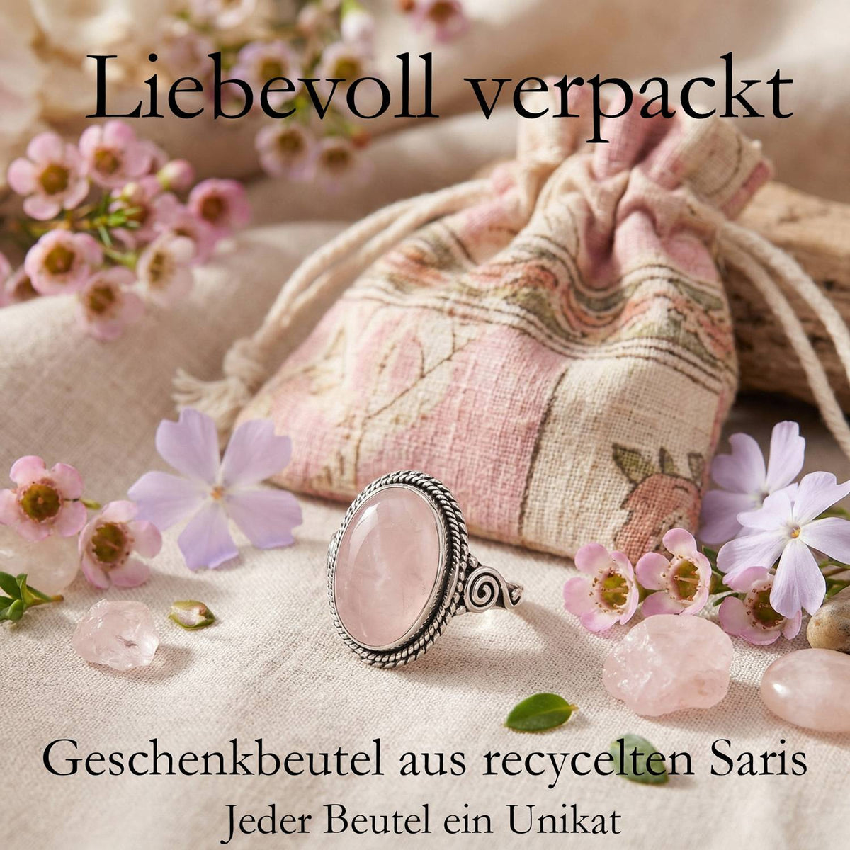 Silberring mit Rosenquarz und Geschenkbeutel aus recyceltem Sari