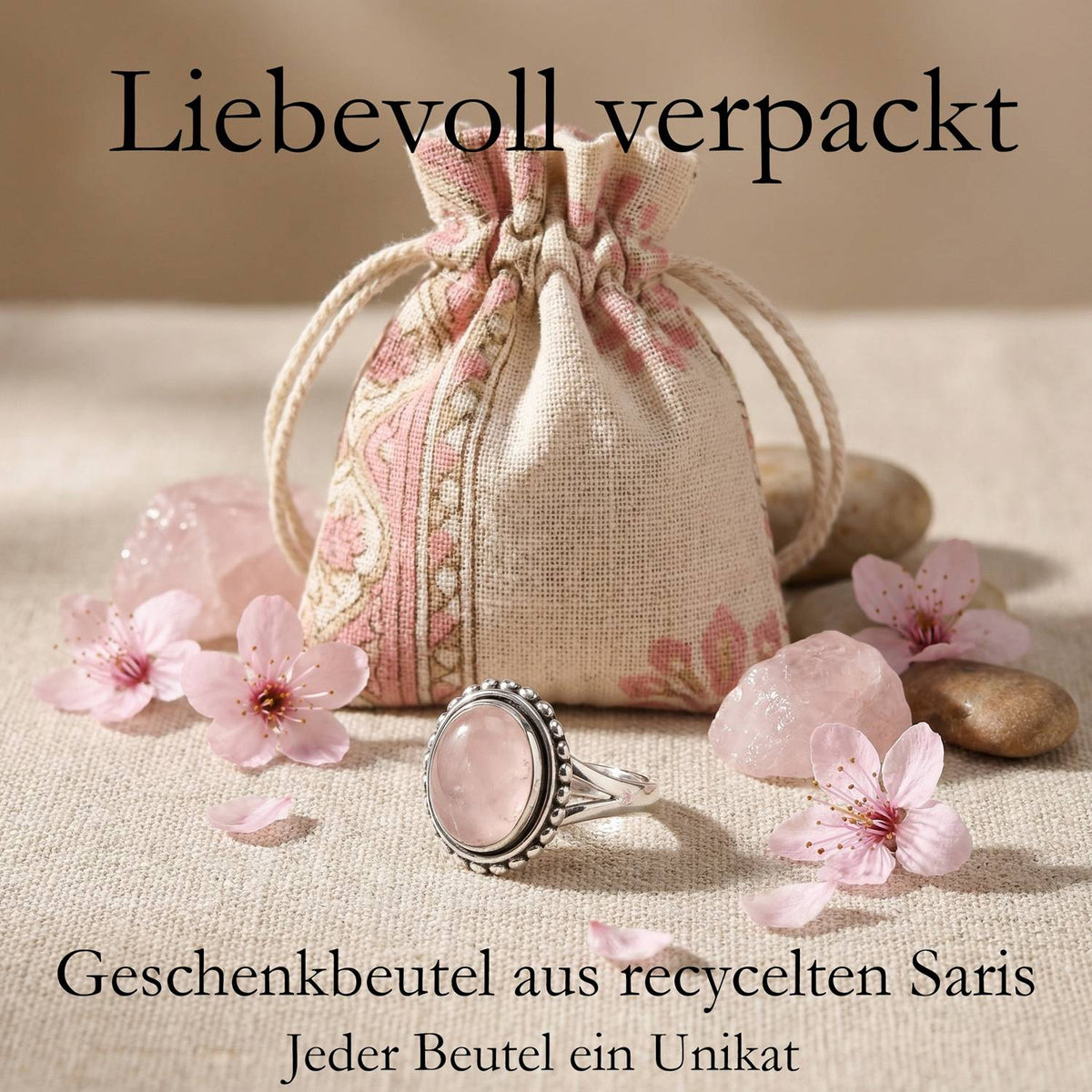 Silberring mit Rosenquarz und Geschenkbeutel aus recyceltem Sari