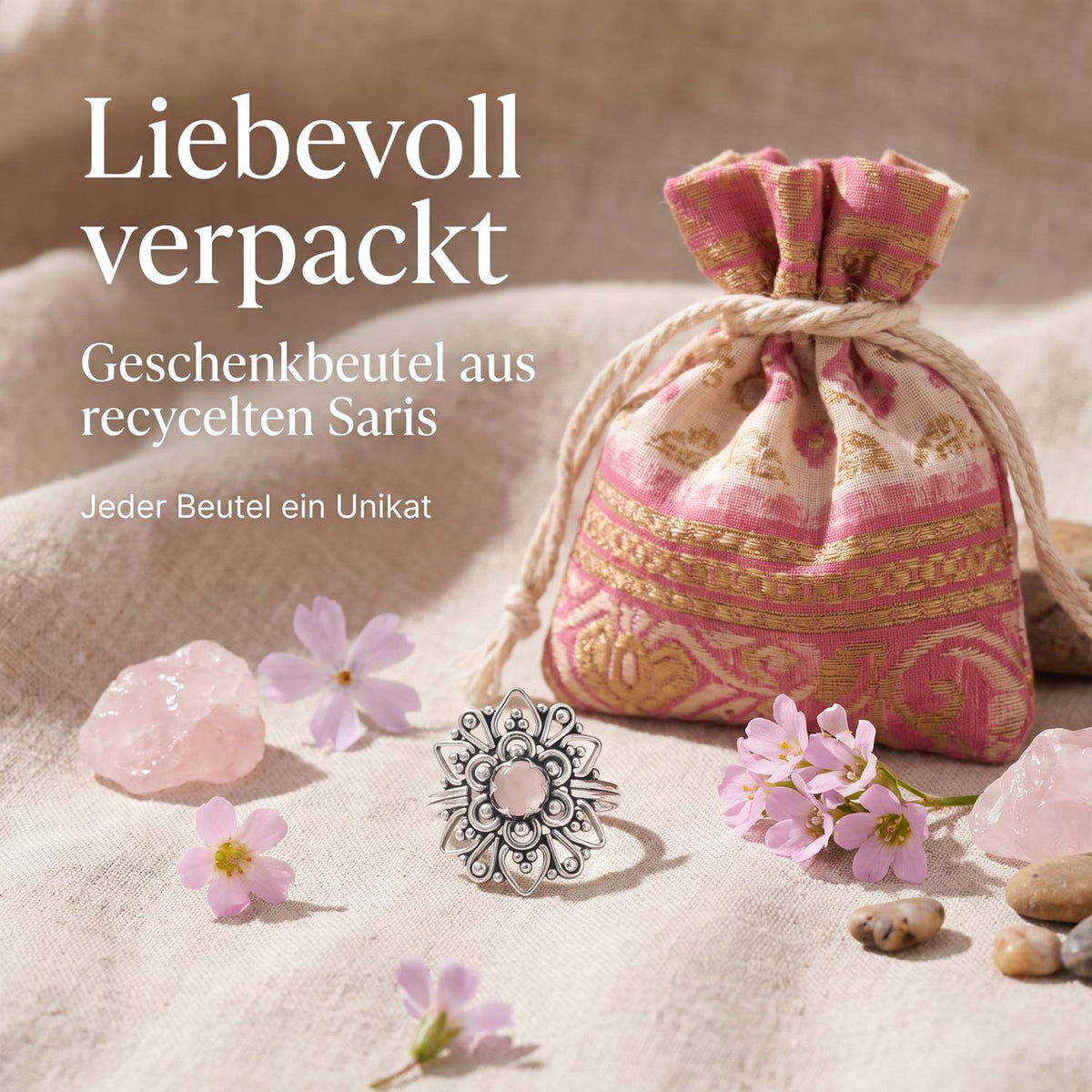Silberring mit Rosenquarz und Geschenkbeutel aus recyceltem Sari