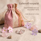 [KI] Silberring mit Rosenquarz und Geschenkbeutel aus recyceltem Sari