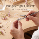 [KI] Handgefertigter Silberring mit Rosenquarz bei der Schmuckherstellung