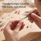 [KI] Handgefertigter Silberring mit Rosenquarz bei der Schmuckherstellung