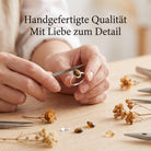 [KI] Handgefertigter Silberring mit Tigerauge bei der Schmuckherstellung