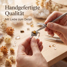 [KI] Handgefertigter Silberring mit Tigerauge bei der Schmuckherstellung