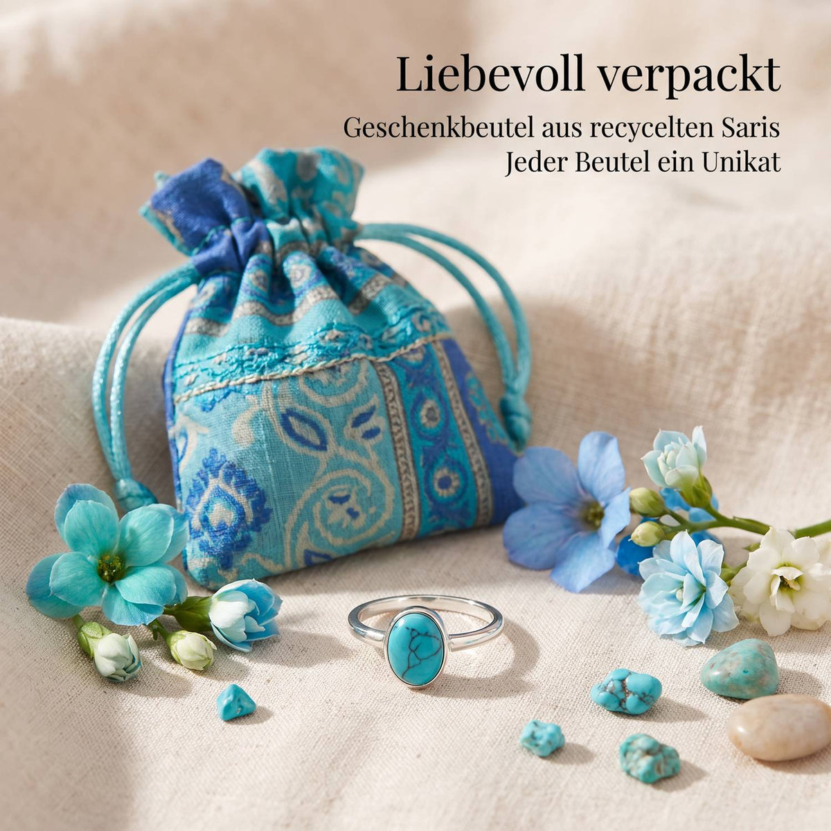 Silberring mit Türkis und Geschenkbeutel aus recyceltem Sari