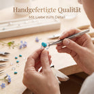 [KI] Handgefertigter Silberring mit Türkis bei der Schmuckherstellung