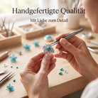 [KI] Handgefertigter Silberring mit Türkis bei der Schmuckherstellung