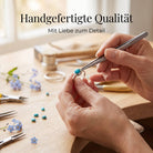 [KI] Handgefertigter Silberring mit Türkis bei der Schmuckherstellung