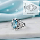 [KI] Topasring aus Silber mit Maßangaben zu Ring und Edelstein
