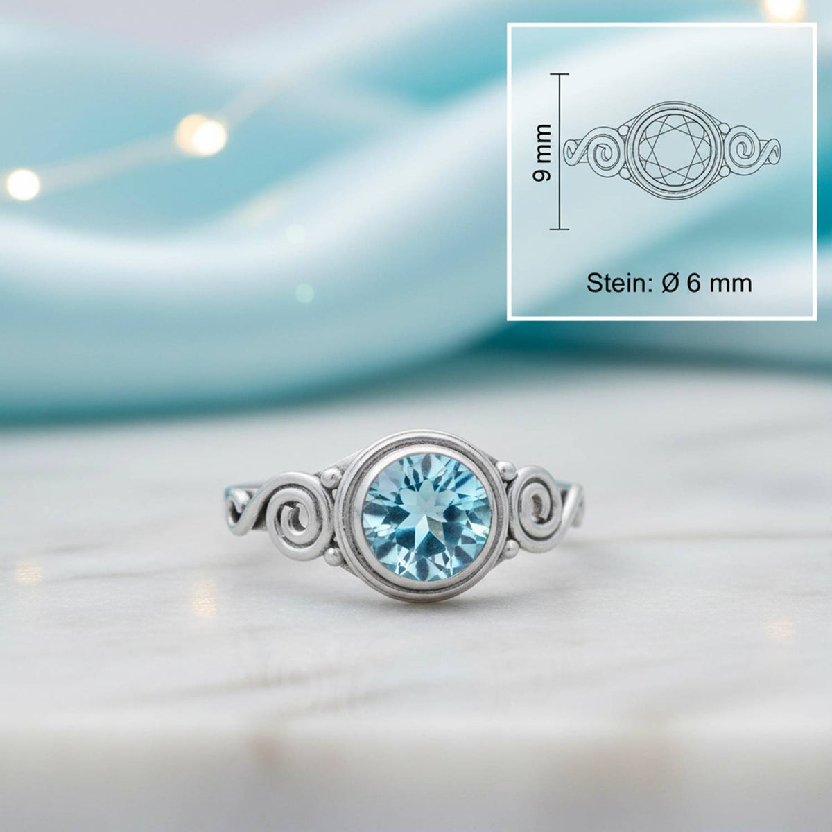 Topasring aus Silber mit Maßangaben zu Ring und Edelstein