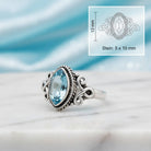 [KI] Topasring aus Silber mit Maßangaben zu Ring und Edelstein