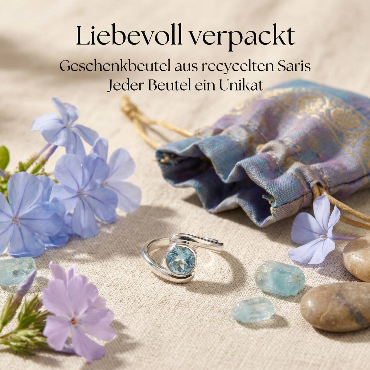Silberring mit Topas und Geschenkbeutel aus recyceltem Sari