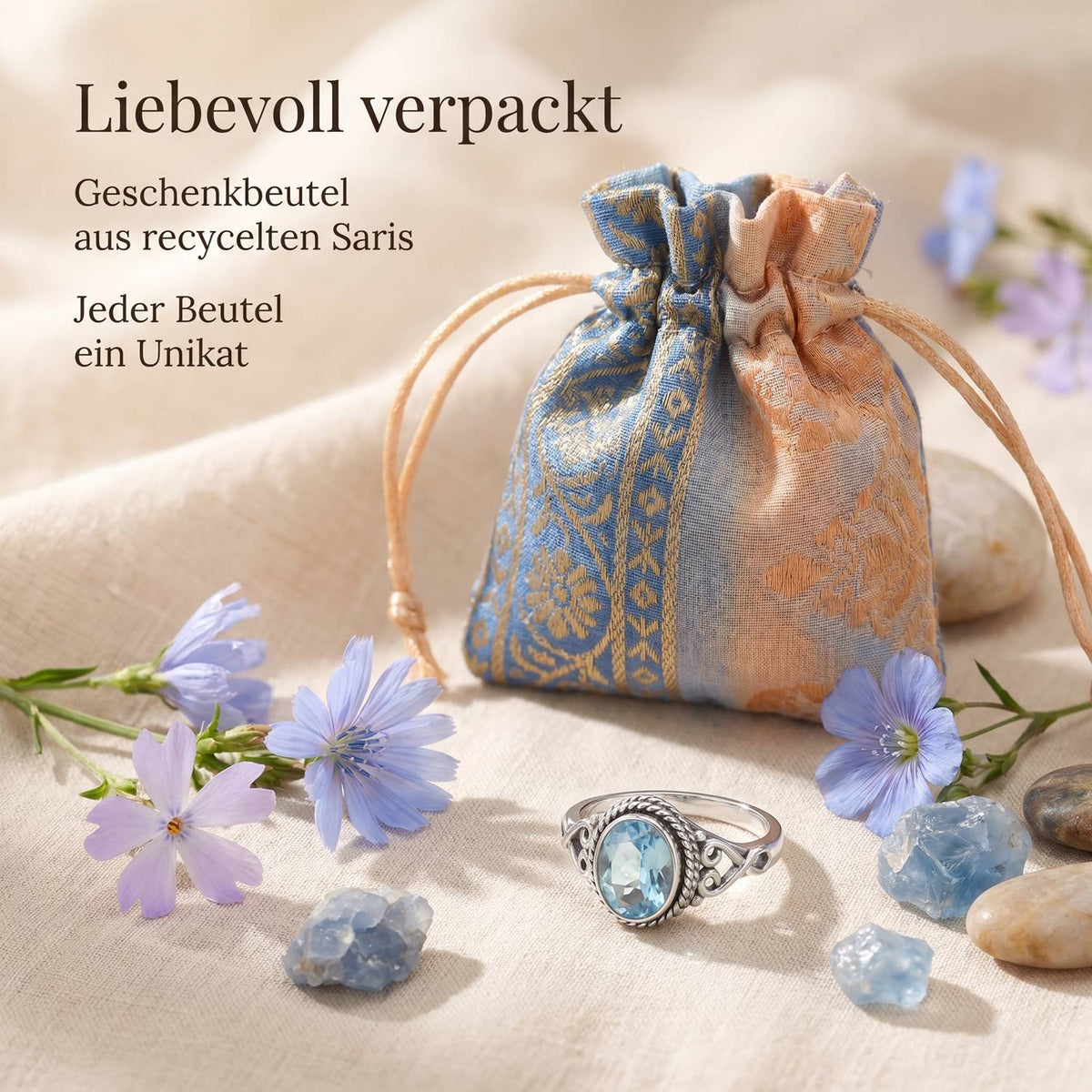 Silberring mit Topas und Geschenkbeutel aus recyceltem Sari