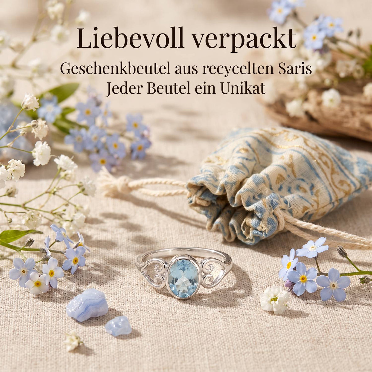 Silberring mit Topas und Geschenkbeutel aus recyceltem Sari