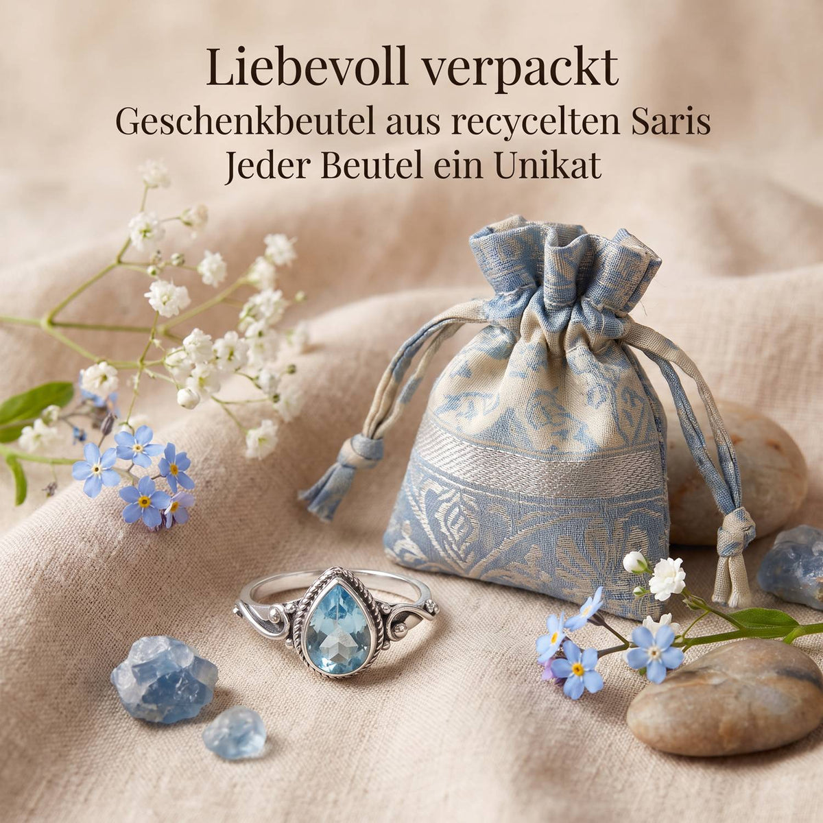 Silberring mit Topas und Geschenkbeutel aus recyceltem Sari