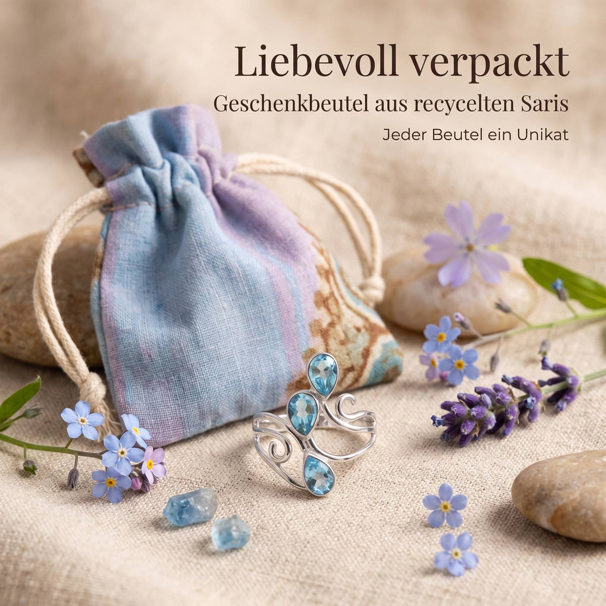 Silberring mit Topas und Geschenkbeutel aus recyceltem Sari
