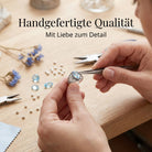 [KI] Handgefertigter Silberring mit Topas bei der Schmuckherstellung