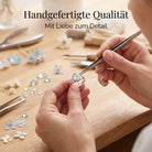 [KI] Handgefertigter Silberring mit Topas bei der Schmuckherstellung